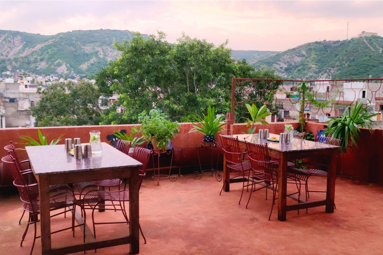 Chillout - A Boutique Hotel & Rooftop Restaurant Jaipur Ngoại thất bức ảnh